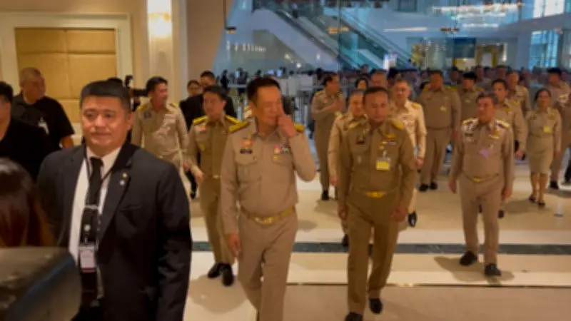 นายกฯ รูดซิปปากเลี่ยงตอบสื่อเรื่อง PM2.5 ระบุขอไปเชียงใหม่ก่อน