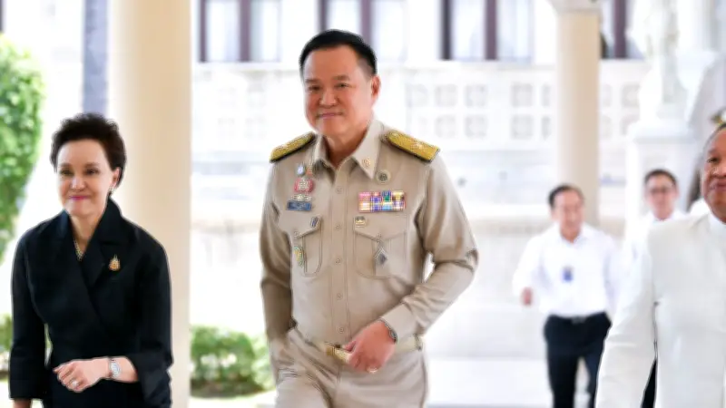 นายกฯ อนุทิน เผยสถานการณ์ปั๊มน้ำมัน PT ขาดหนักกว่า 100 สาขา สั่งเร่งแก้ปัญหา