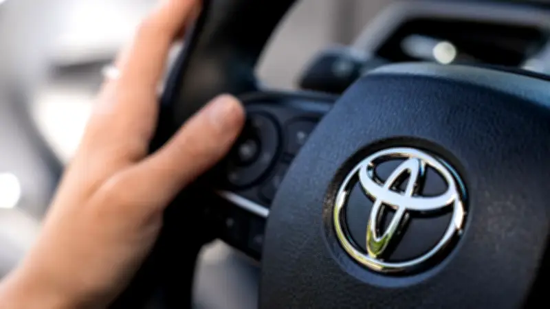 Toyota Sure ไม่ได้ขายแค่โตโยต้า! เปิดโชว์รูมรถมือสองทุกยี่ห้อ พร้อมมาตรฐานรับประกันคุณภาพ