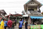 หนุ่มวัย 27 ปี ถูกยิงเสียชีวิตในรถกระบะหน้าหมู่บ้านย่านปทุมธานี