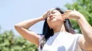 รัฐบาลเตือนประชาชนเฝ้าระวังฮีทสโตรก อุณหภูมิอาจพุ่งสูง 42-43 องศาฯ จนถึงกลางพฤษภาคม