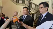 แกนนำพรรคก้าวไกลยื่นญัตติซักฟอกนายกฯ และรัฐมนตรี 5 คน