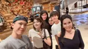 อาภัสรา หงสกุล โพสต์ภาพครอบครัวอบอุ่น พร้อมลูกชายทั้งสอง คนแห่ชมคุณย่าปุ๊กยังสวยอมตะ