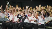 เพื่อไทยปรับทัพครั้งใหญ่ ดึงอิ๊งค์-เชนนั่งที่ปรึกษา ตั้งลูกสาวสมศักดิ์รองหัวหน้า