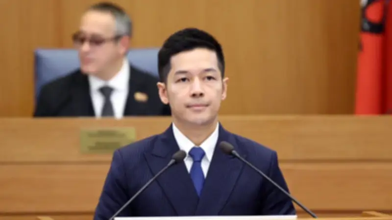 ประวัติ “วิพุธ ศรีวะอุไร” อดีตนักบินสู่ประธานสภา กทม. ลงเลือกตั้ง สก.บางรัก 2569 ในนามอิสระ