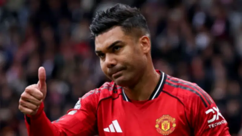 แมนยูฯ เปิดรังถล่มท็อตแน่ม 3-0 ศึกพรีเมียร์ลีก