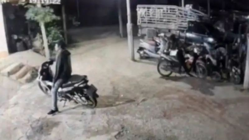 วงจรปิดนาทีคนร้ายบุกบ้านอดีตเมียยิงดับ 3 ศพที่กาญจนบุรี