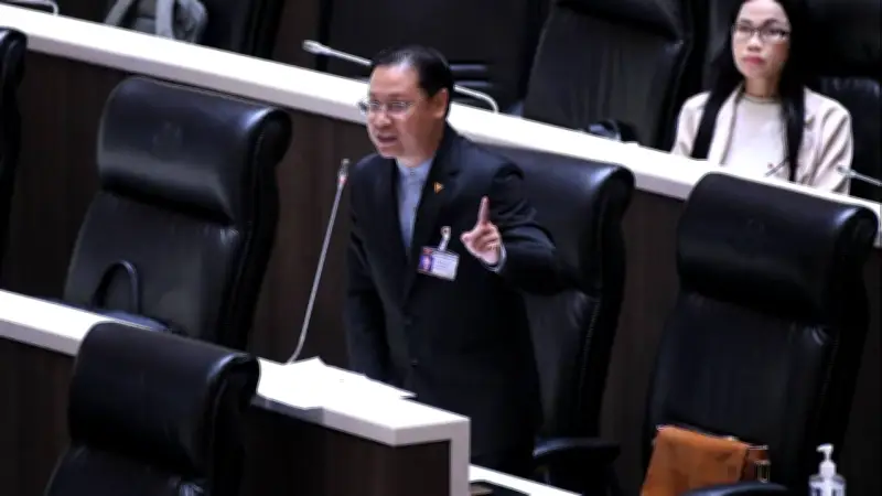 ณัฐวุฒิเร่งรัฐบาลแก้กฎหมายสมรสเท่าเทียม 480 วันยังไม่คืบ