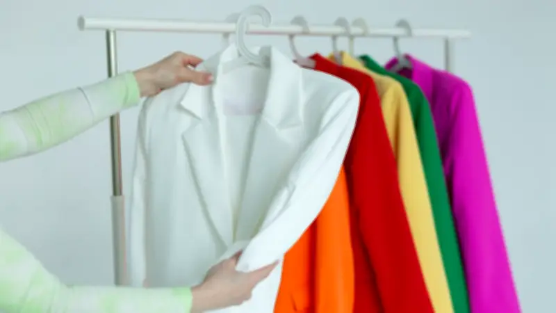 แจก 5 สีเสื้อทำบัตรประชาชน 2569 ถ่ายยังไงให้หน้าผ่อง ไม่หมอง