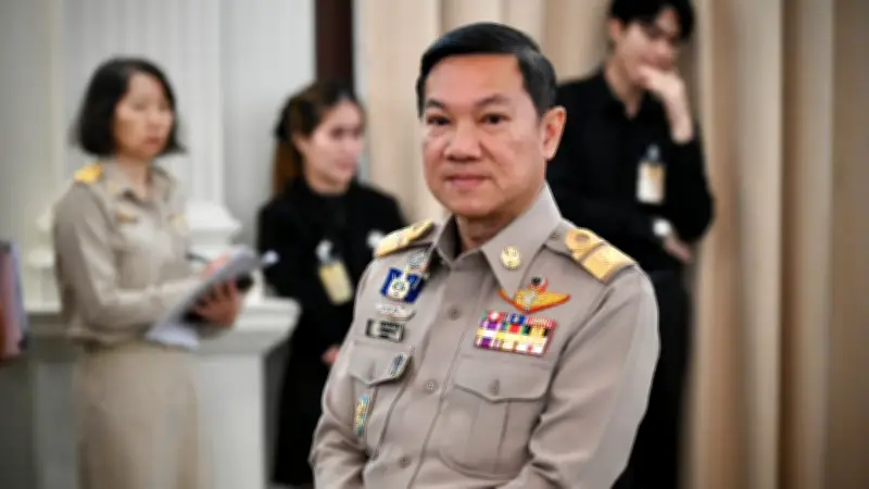 ปลัดมหาดไทยแจ้ง 76 จังหวัด เชิญชวนร่วมเฉลิมพระเกียรติพระบรมราชินี 4 รอบ