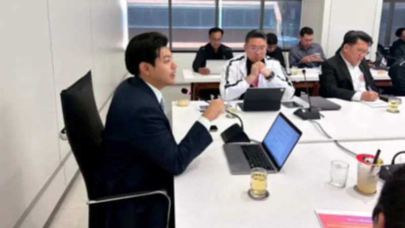 ศุภณัฐ เสนอทบทวนเบี้ยประกัน หลังเหตุรถไฟชนรถบัส เสียชีวิต 8 ราย
