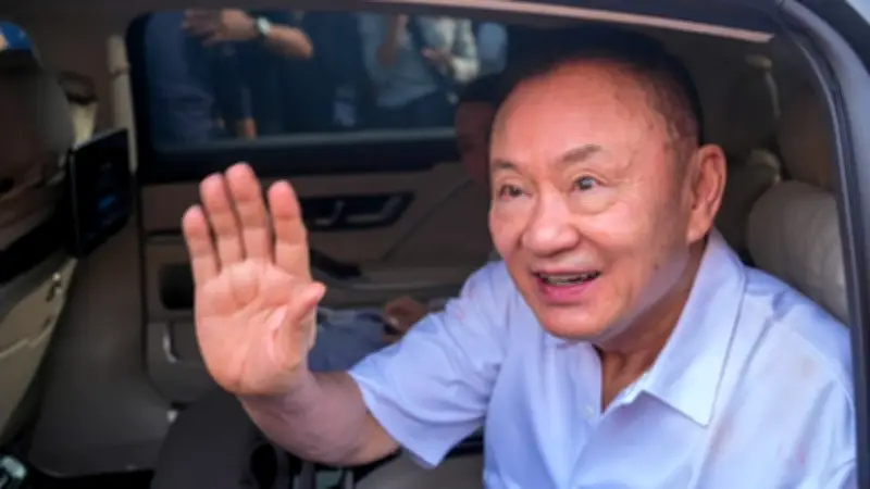 ทักษิณตรวจสุขภาพรพ.พระราม9 หลังพักโทษ 8 เดือน ครอบครัวร่วม