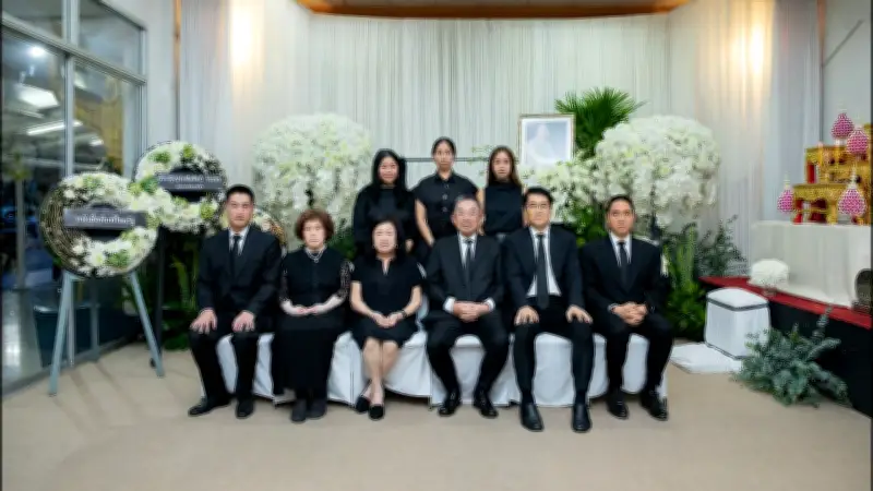 ผู้บริหารไทยรัฐ กรุ๊ป ร่วมสวดอภิธรรม 'อาจารย์นพ โพธิรักษ์' หมอดูชื่อดัง วัย 99 ปี