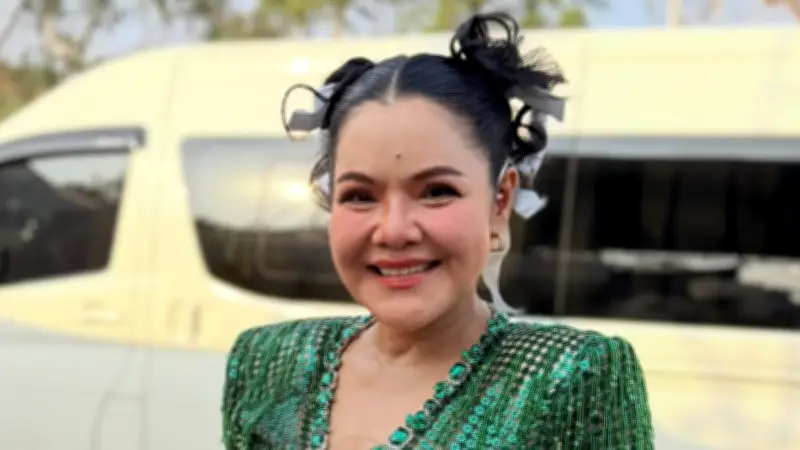 ฮาย อาภาพร ฝันขับบีเอ็มดับเบิลยู ยางแตกรอบคัน ส่องทะเบียนด่วน