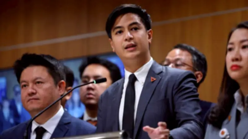 พริษฐ์ชวนจับตาประชุมครม.พรุ่งนี้ กฎหมายไหนไปต่อหรือถูกปัดตก