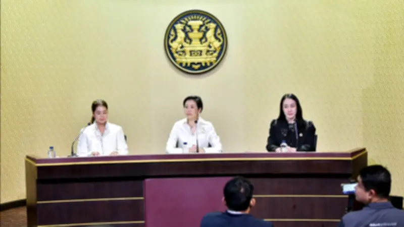 ครม. สั่งทบทวนแลนด์บริดจ์ ฟังเสียงชาวบ้านก่อนตัดสินใจ