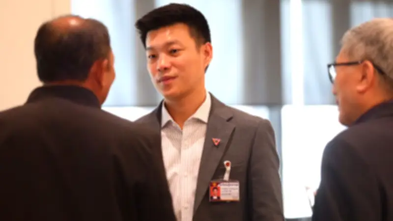 พรรคประชาชน ประชุม ครม.เงานัดแรก “เท้ง” ย้ำเป็นกลไกยกระดับตรวจสอบรัฐบาล