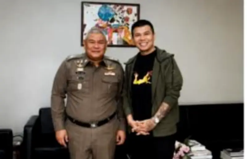 หนุ่มเมากร่างปาดคอแฟนสาวดับคาห้องน้ำ เจ้าตัวยังเมาไม่รู้เรื่อง