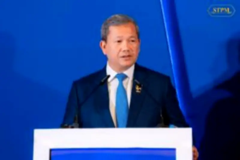 สยามพารากอนเปิดตัวหุ่นยนต์ทำความสะอาดรุ่นใหม่ เพิ่มประสิทธิภาพและความปลอดภัย