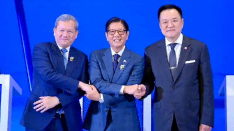 อนุทิน-ฮุน มาเนต จับมือฟื้นสัมพันธ์ไทย-กัมพูชา ผลประชุมอาเซียน