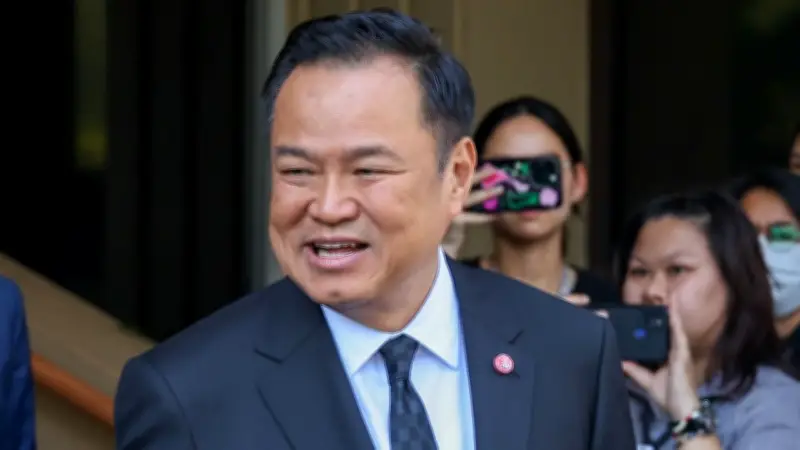 อนุทิน-ฮุน มาเนต จับมือฟื้นสัมพันธ์ไทย-กัมพูชา ผลถกอาเซียนลุ้นทรัมป์ขอจบศึกอิหร่าน