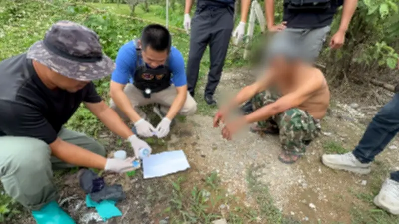 ตำรวจแม่จันล้อมจับเอเย่นต์ยาเสพติดรายใหญ่ยิงสู้ ก่อนกบดานในห้องน้ำชาวบ้าน