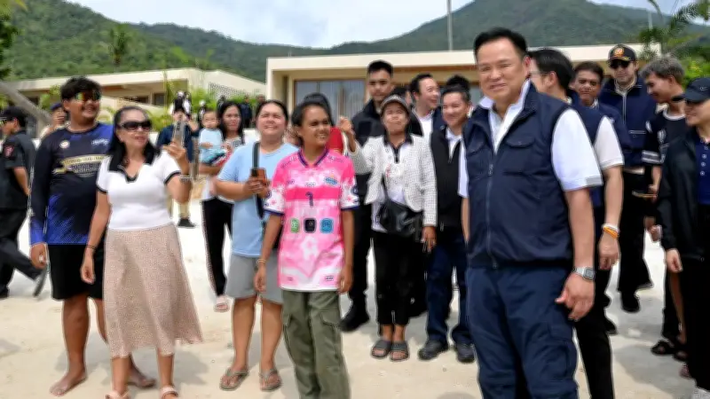 นายกฯ ลุยคดีนอมินีฮุบธุรกิจเกาะพะงัน บินลัดอ่าวดูบุกรุกหาดฟรีด้อมภูเก็ต