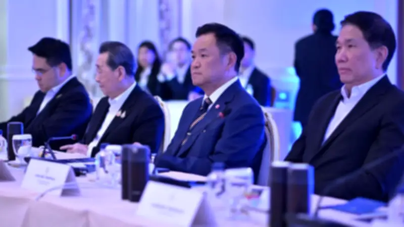 นายกฯ อนุทิน เปิดวงเสวนา "ผู้ประกอบการพูด รัฐบาลฟัง" ดึงเจ้าสัวซีพี-สหพัฒน์ร่วมหารือ