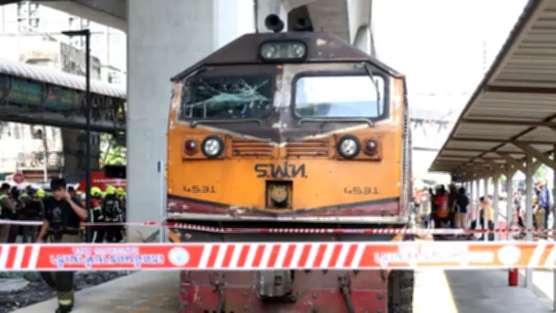 รฟท. ชี้แจงเหตุรถไฟชนรถเมล์แยกอโศก-ดินแดง เร่งเยียวยาผู้ได้รับผลกระทบ