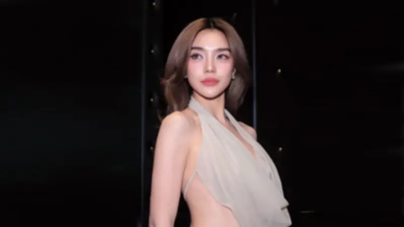 เลดี้ปรางอวดแฟน โอบนิธิชมลุคแซ่บ อนุทิน-สุชาติถูกจ่อฟ้องปราบโกง