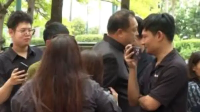 ศาลรัฐธรรมนูญมีคำสั่งรับคำร้องพิจารณาคุณสมบัตินายกฯ