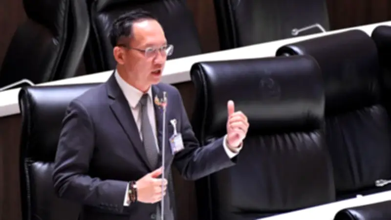 “อัครเดช” เสนอแก้กฎหมาย เพิ่มอำนาจรถไฟจัดการจราจรลดอุบัติเหตุ