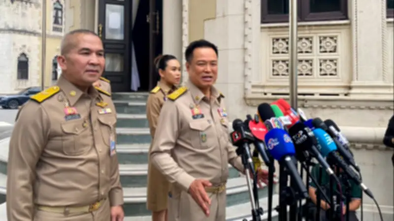 อนุทินตอกกลับพรรคประชาชนกรณีองคมนตรีร่วมประชุมปภ.ย้ำไม่ใช่สั่งการ