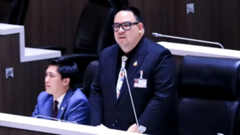 ปิยวัฒน์ฟาดรัฐปล่อยนมโรงเรียนล่าช้า ซัดระบบจัดสรรสิทธิพังซ้ำซาก