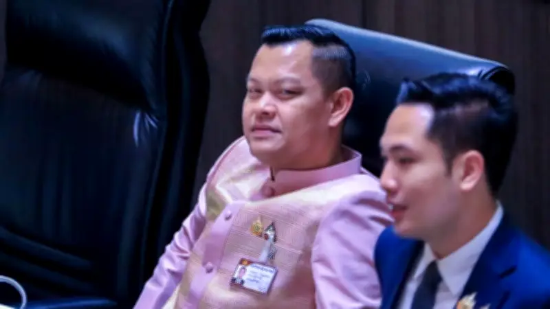 ธนกรจี้ปิยบุตรเลิกปลุกปั่นเรื่ององคมนตรี อัดหวังผลทางการเมือง