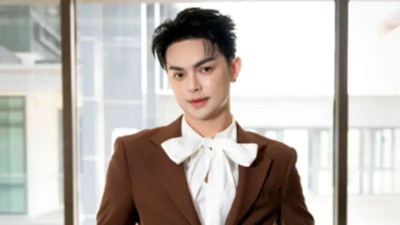 แบงค์ ศรราม ปลื้ม! ขึ้นแท่นพระเอกซีรีส์เต็มตัวครั้งแรกในเพชรประกาย BLING BLING THE SERIES