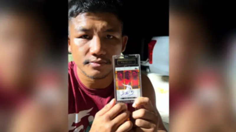 คู่มวยไทยนัดชิงแชมป์โลก รุ่นซูเปอร์ฟลายเวท WBC ระหว่างสองยอดมวย