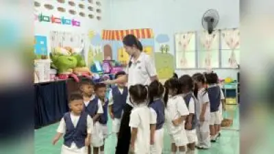 ผัวเมียสุดทน! ถูกทวงหนี้ตามราวีทุกวัน ชักมีดไล่ฟันทั้งคู่