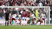 ลิเวอร์พูลบุกชนะแมนซิตี้ 2-0 ขึ้นจ่าฝูงพรีเมียร์ลีก