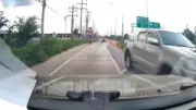 แม่ค้าโวย! รถกระบะบรรทุกหินชนท้ายผับดังย่านอุดรฯ เจ็บ 5 ราย