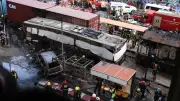 อุบัติเหตุรถไฟชนรถเมล์ แนะเลี่ยงถนนอโศกมนตรีถึงแยกพระราม 9