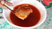 แม่ค้าขายข้าวแกงร้องสื่อถูกหนุ่มเมาก่อเหตุทำร้ายร่างกาย
