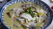ถูกกว่ากินที่ร้าน! รวมพิกัดต้มปลาผักกาดดองกึ่งสำเร็จรูป ราคาหลักร้อย หาซื้อง่าย
