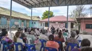 ปศุสัตว์เร่งช่วยวัวติดเกาะกลางน้ำท่วมอุบลราชธานี
