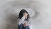 บ้านหมุนตอนลุกนอน? อาจเป็นโรคหินปูนหูชั้นในเคลื่อน รักษาได้