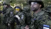 คลิปแฉ! ทหารปาเหรียญใส่เด็กพิการเรียกค่าครองชีพ
