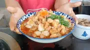 ก๋วยเตี๋ยวเตาฟืน by เจ๊หมี เมนูเด็ดกากหมูล้นชาม ไวรัล TikTok