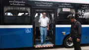 อนุทินนั่งรถ EV Smart Bus ไปสนามบินภูเก็ต รณรงค์ใช้ Carpool ลดพลังงาน