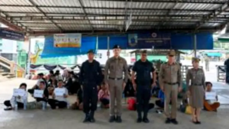 กกต.แจกใบแดง 'ธนาธร' ยุบพรรคอนาคตใหม่ คดีหุ้นสื่อ