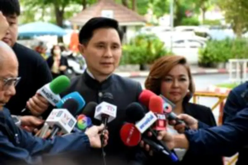 หนุ่มใหญ่ถูกยิงดับคารถ จ.นครศรีธรรมราช ตำรวจเร่งล่ามือปืน